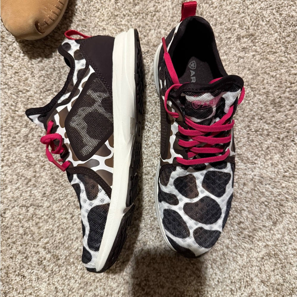 Ariat Women’s Giraffe-Print Athletic Sneakers with Pink Accents